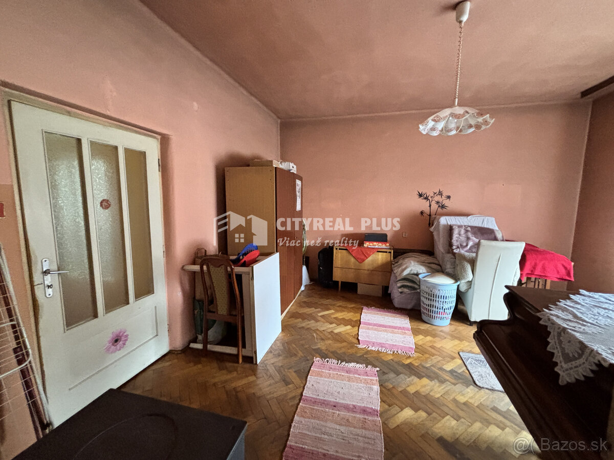ZNÍŽENÁ CENA Ponúkame na predaj priestranný tehlový rodinný - 7