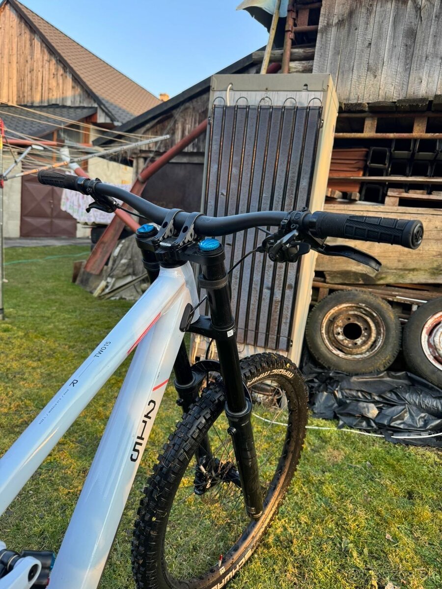 Predám downhill bicykel Cube two 15 race 2025 - 7