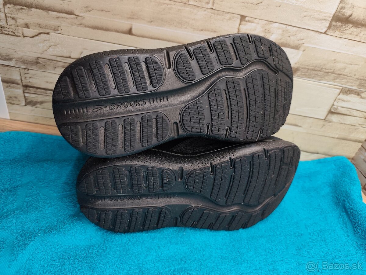 Brooks 42 - čierna bežecká obuv - 7