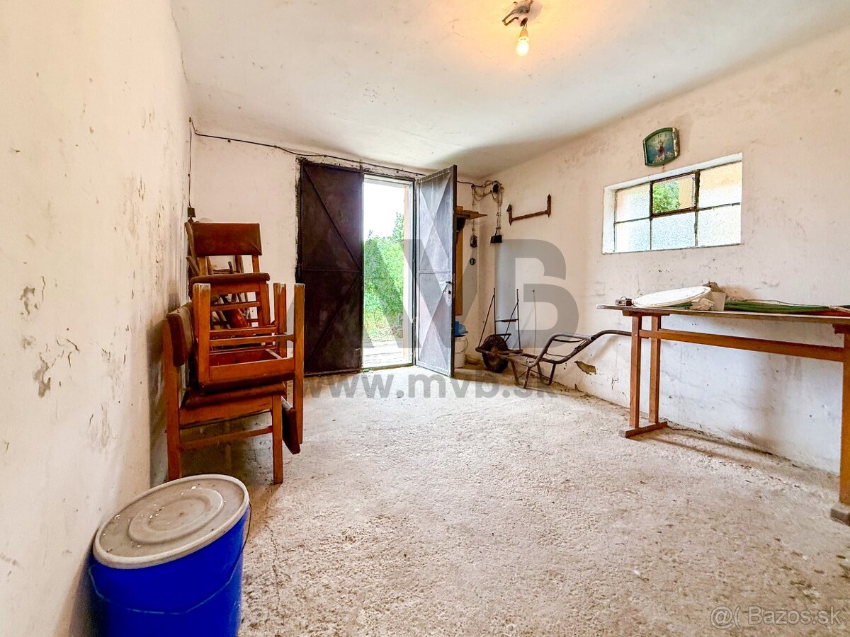 ŠTÝLOVÁ VÍNNA PIVNICA V OBĽÚBENEJ ČASTI - 7