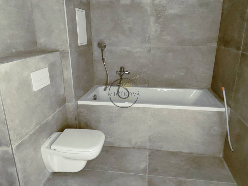 Trojizbový byt s terasou 27,46 m2 v meste Galanta - 7