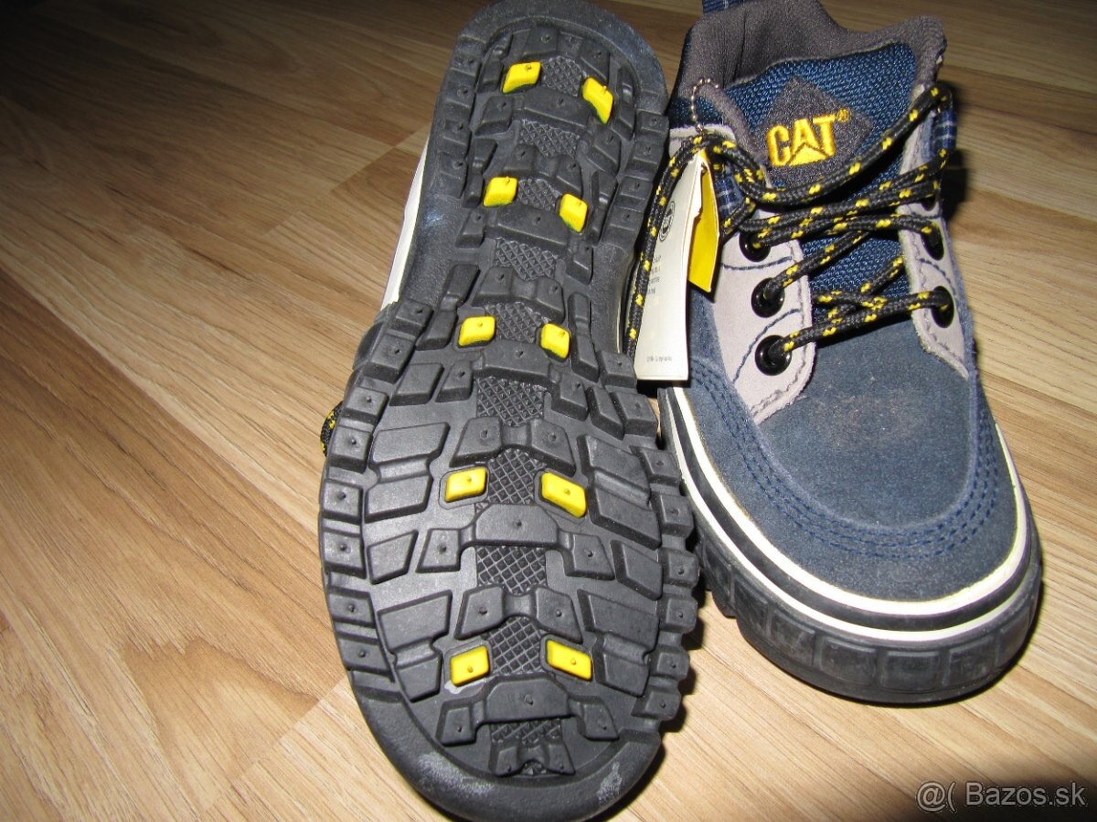 Modelovacia sada pre deti Tchibo, polic.prilba, topánky Cat. - 7