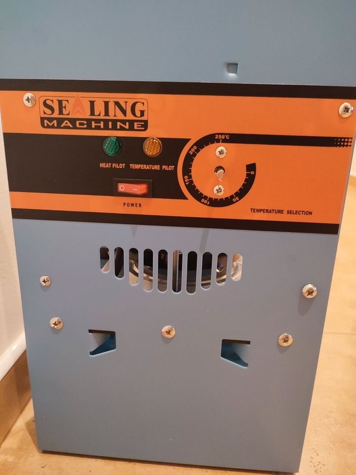 Zatavovací stroj na uzavírání kelímků do gastro provozu - 7