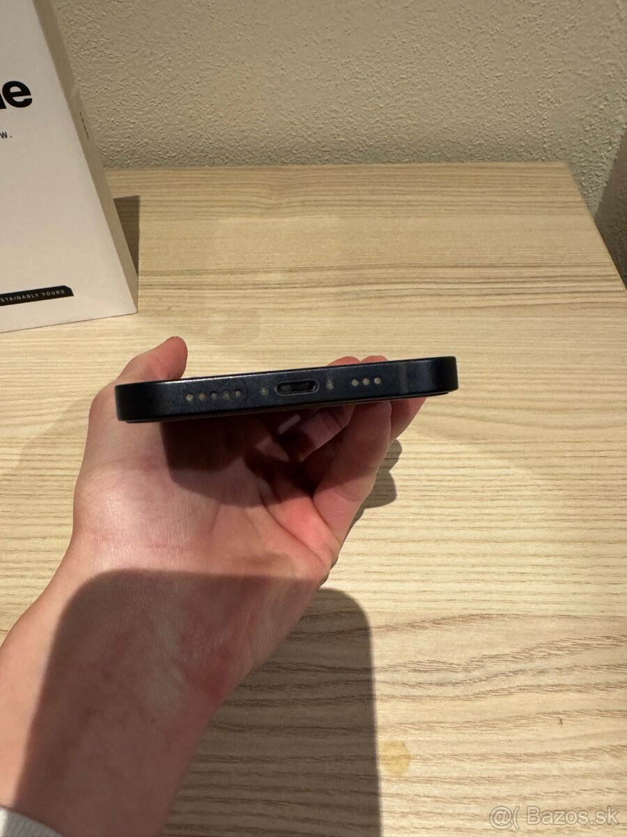 Predám IPhone 12 - 7