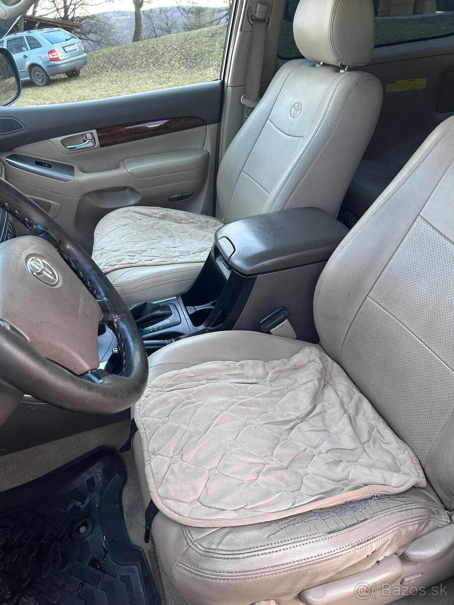 Toyota LAND CRUISER - 7