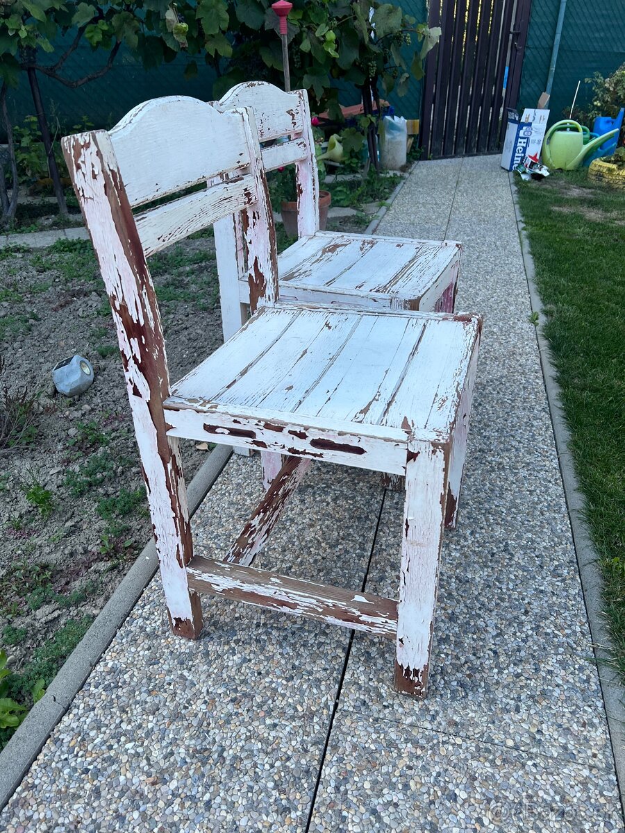 Stare drevene masivne pevne stolicky 2 ks ( 1ks 15 eur) - 7
