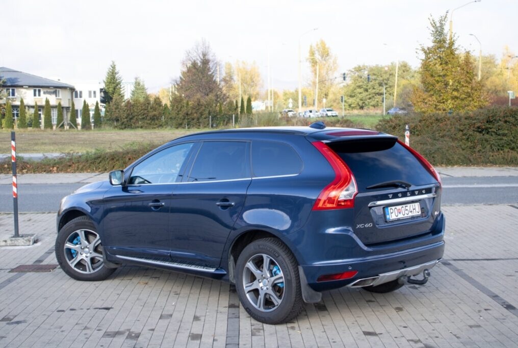 VOLVO XC60 (2015) - 7