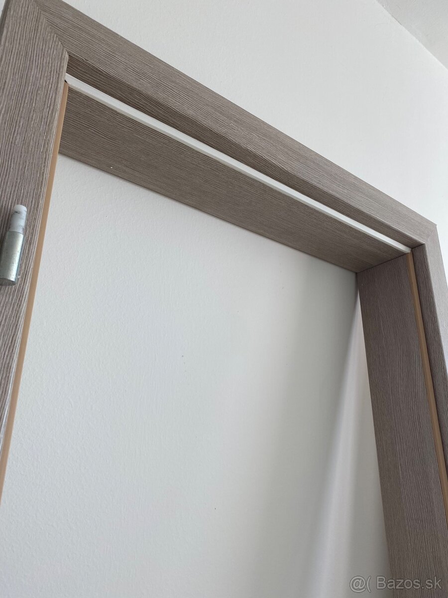 Predám interiérové dvere s rámom - 7