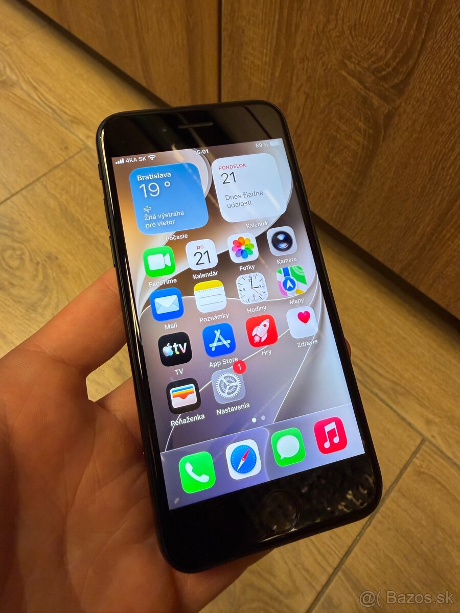 Apple iPhone SE 2022 64GB tmavomodrý - 7