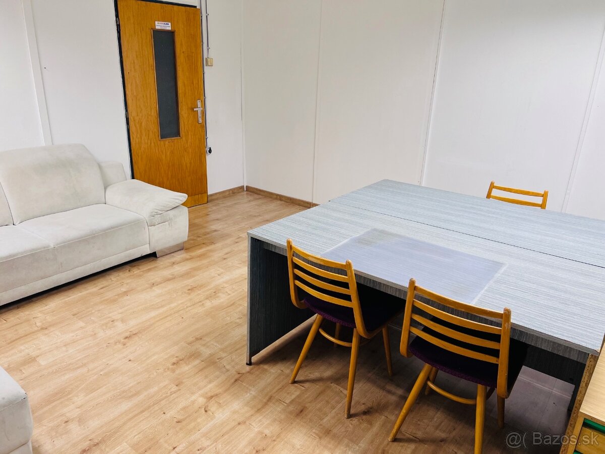 Kancelária 23m2 v Ružinove-parking, internet, energie v cene - 7