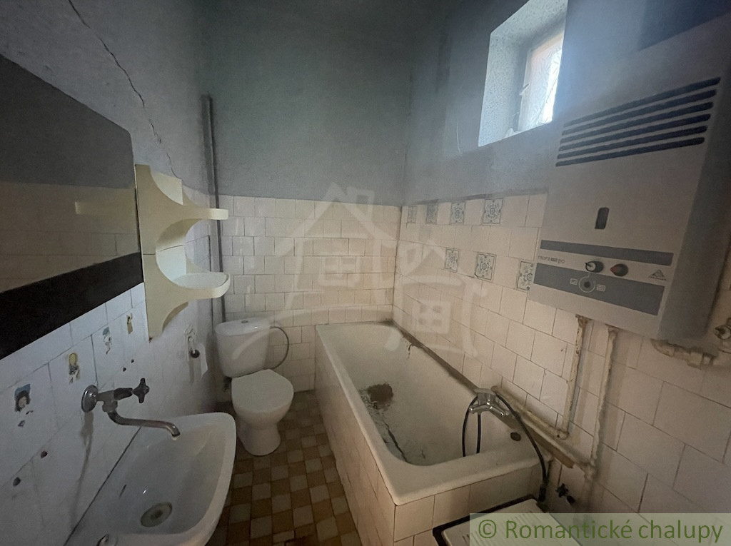 Rodinný dom vhodný na rekonštrukciu v kľudnej časti obce T - 7