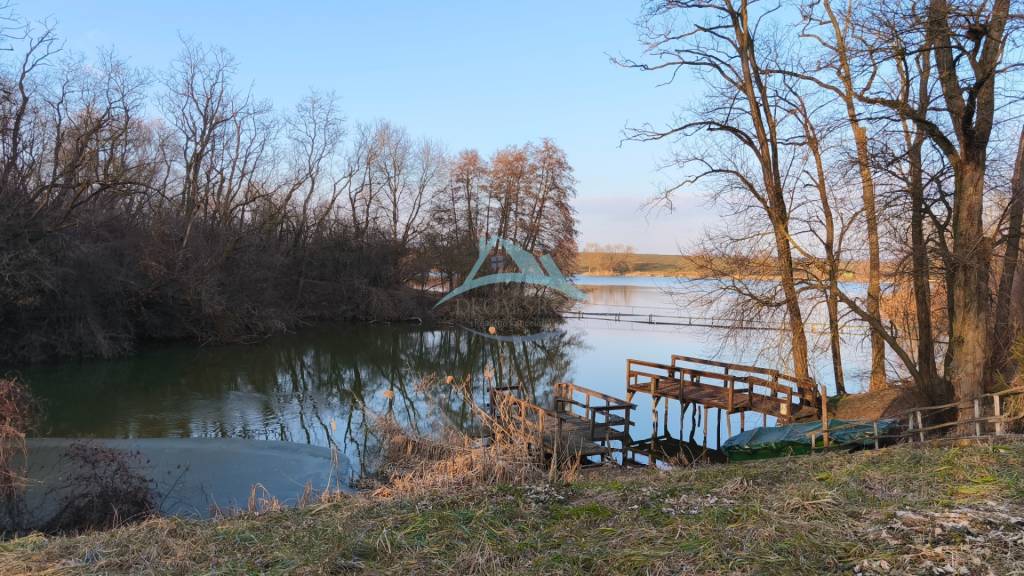 Zateplená chata pri Sklabinskom rybníku okres Veľký Krtíš. - 7