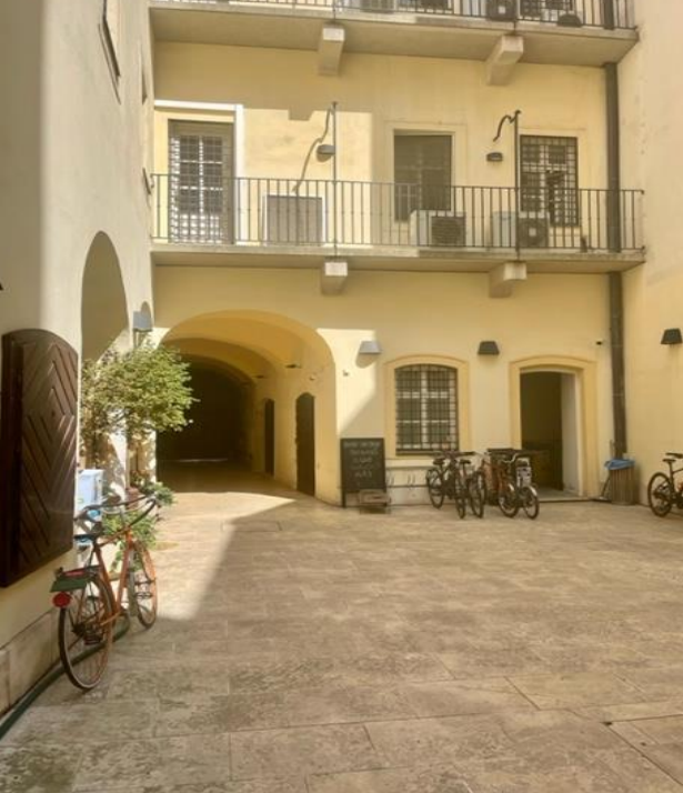 Reprezentatívny celok 3 kancelárií s vlastnou kuchynku v his - 7