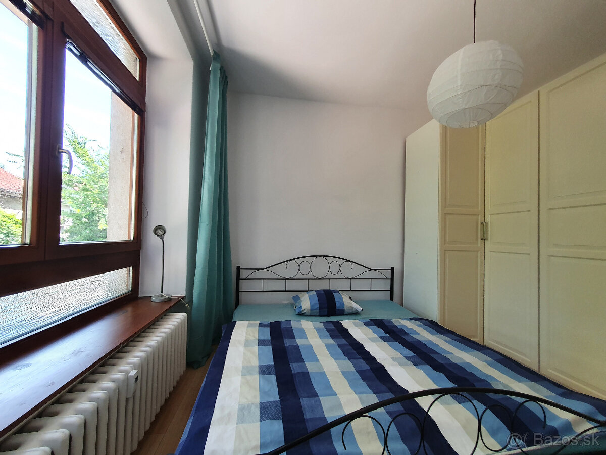 >>>>2-izbový tichý byt - 200m od OC NIVY - BLÍZKO CENTRA - 7