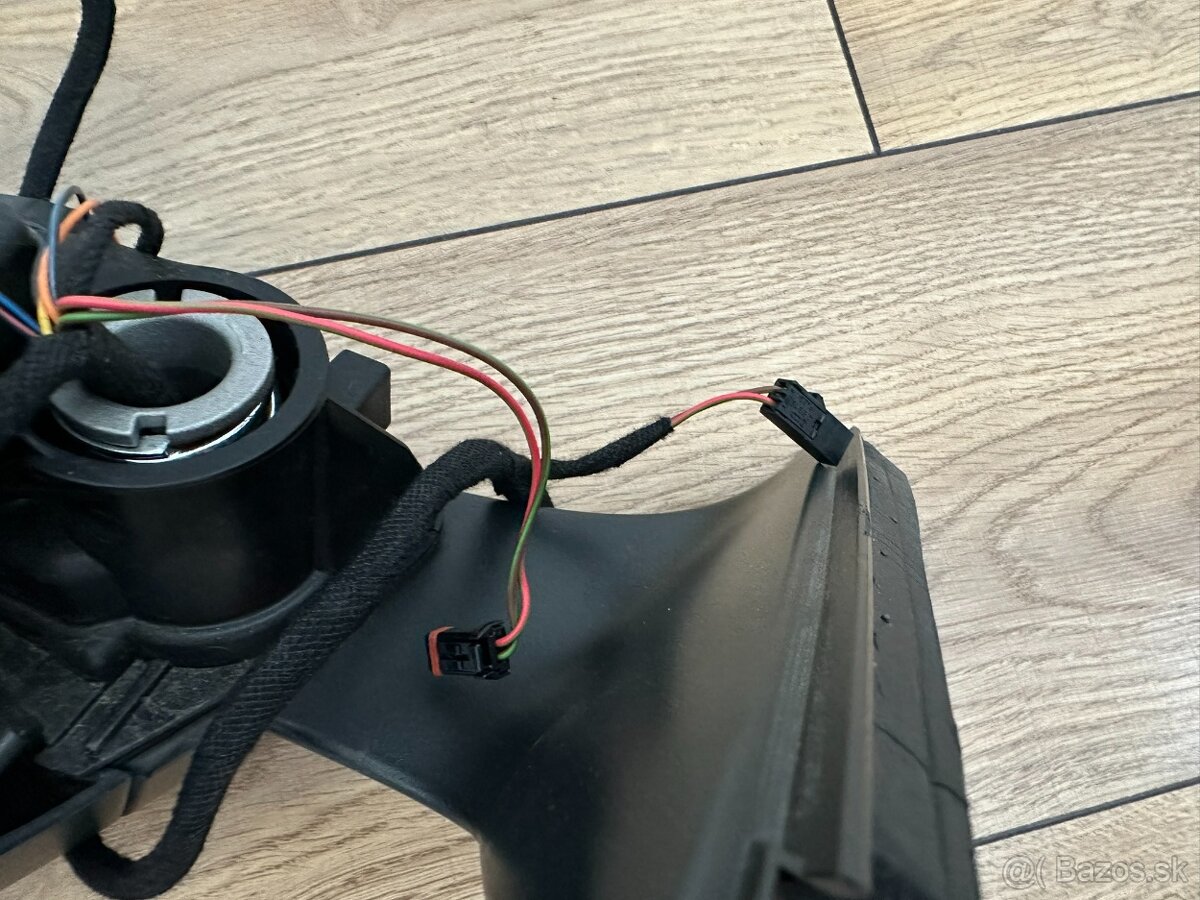 Originál Škoda ľavé spätné - 3V0857933 - 7