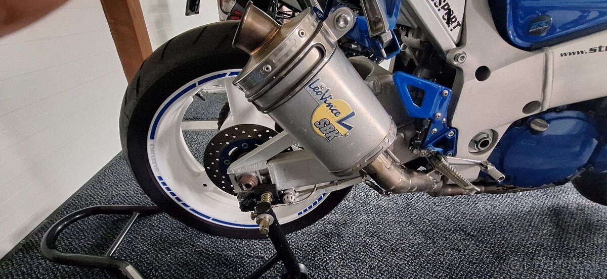 Suzuki GSX 750R - 7