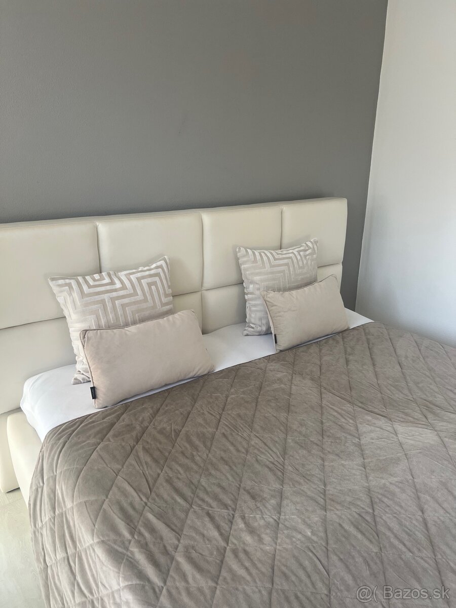 Manželská postel - 7