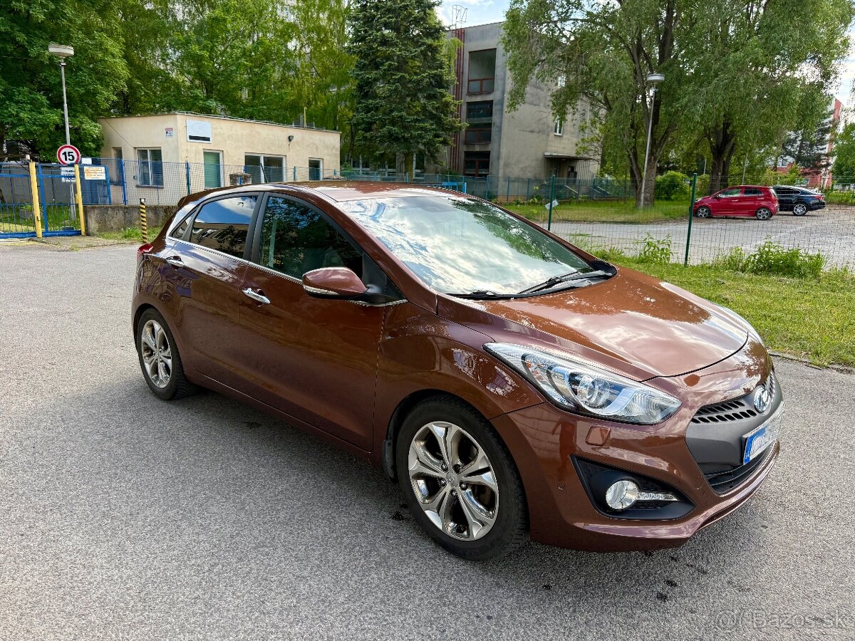 Predám Hyundai i30 1.6Crdi Automat - 7
