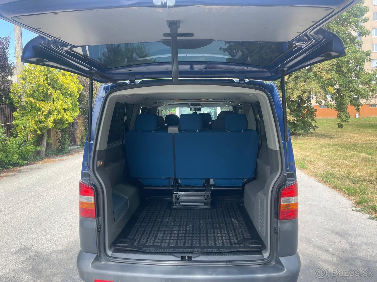 Volkswagen Transporter Caravelle 2,5 TDI 4x4 - 7