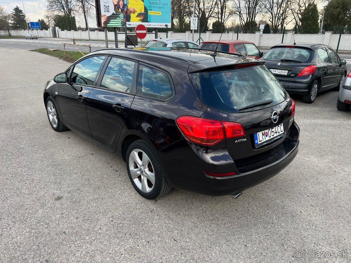 Opel Astra 1.4T benzín, 103kW, MT/6, rok:04.2012. - 7
