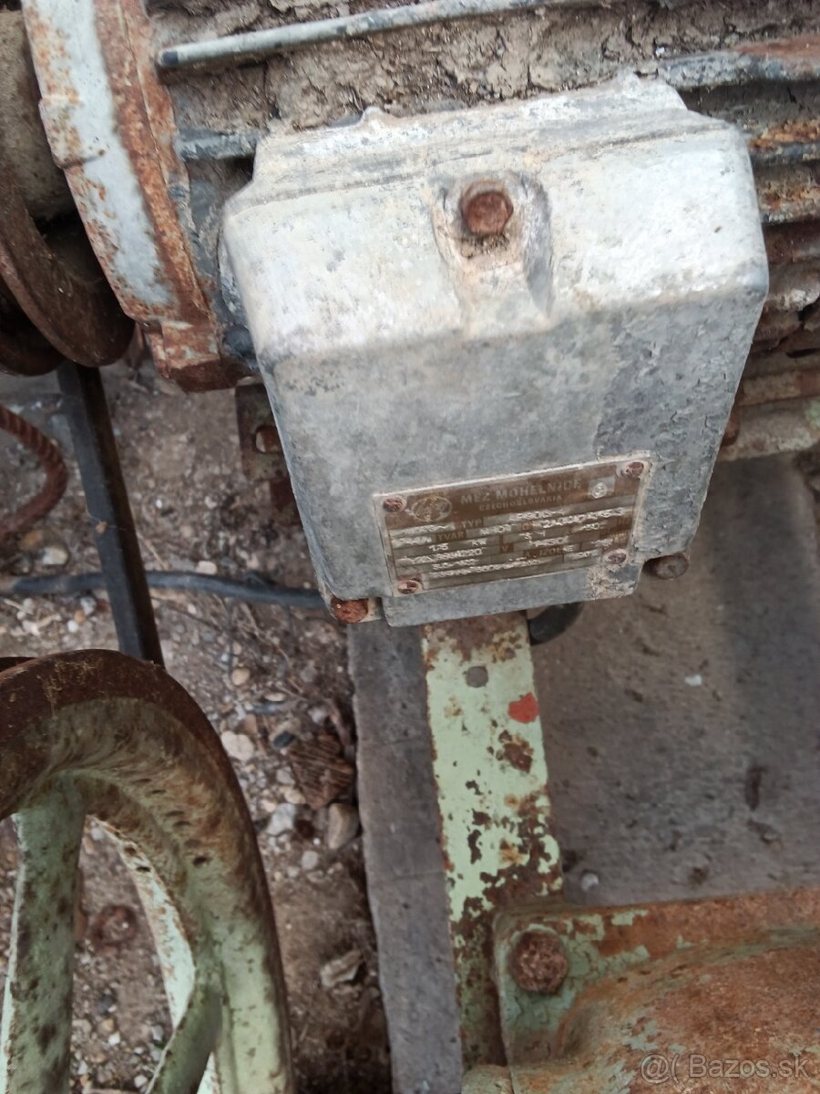 STARY KOMPRESOR MEZ MOHELNICE - 7