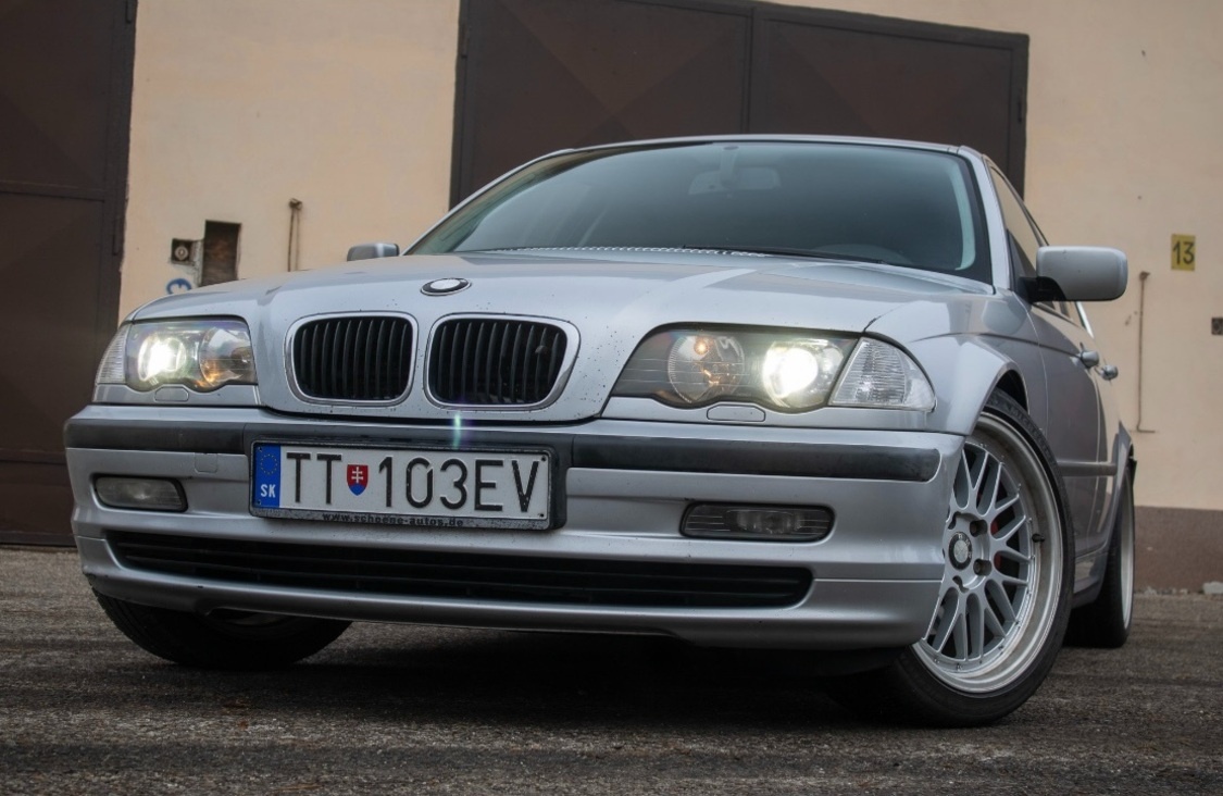 BMW 328i E46 2.8i 142 kW - 7