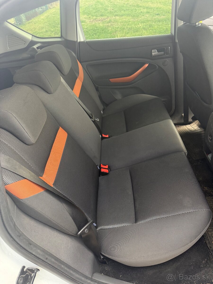 Ford Kuga SUV 4x4 - 7