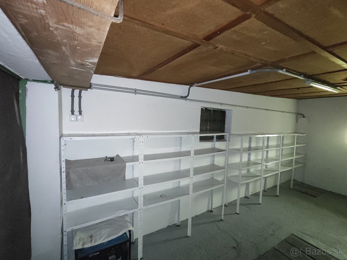 Garáž s elektrikou a jamou - 7