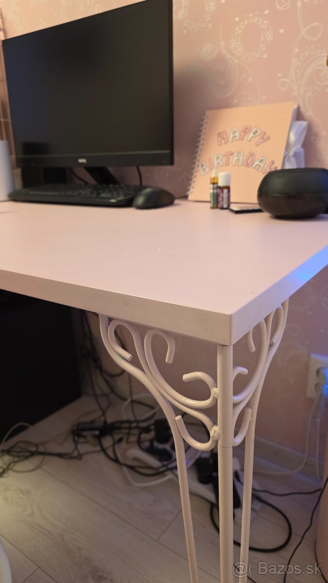 Ružový písací stôl - 7