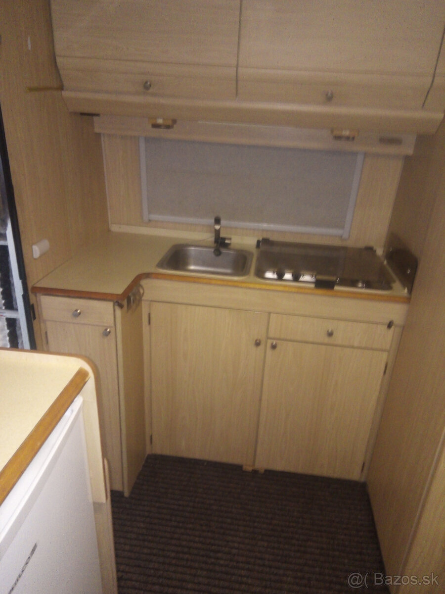 Predám karavan BEYERLAND VITESSE 400-2 - 7