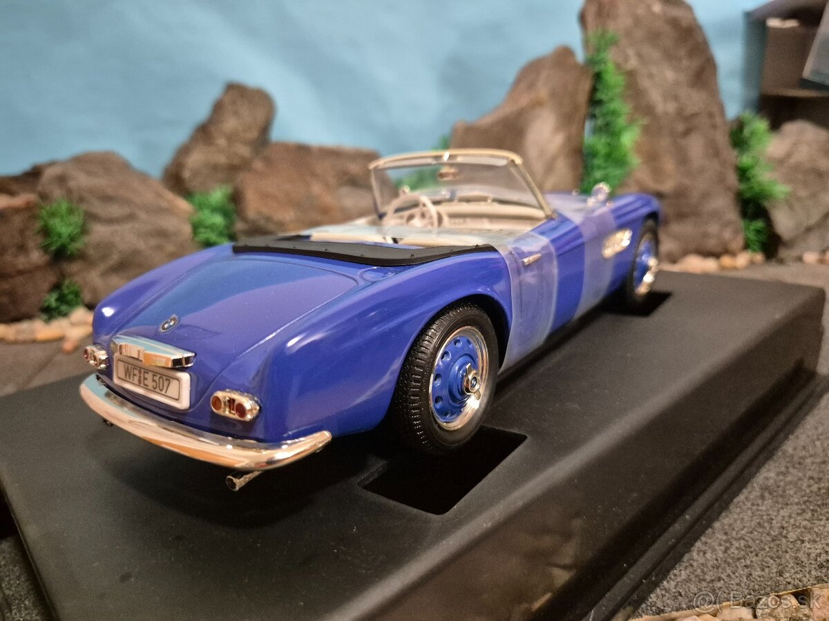 Prodám nový model 1:18 BMW 507 - 7