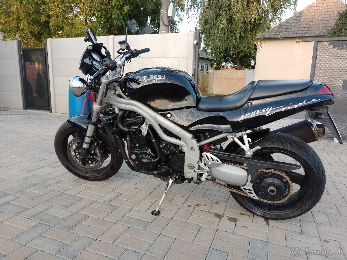 Triumph Speed Triple 955i - 7