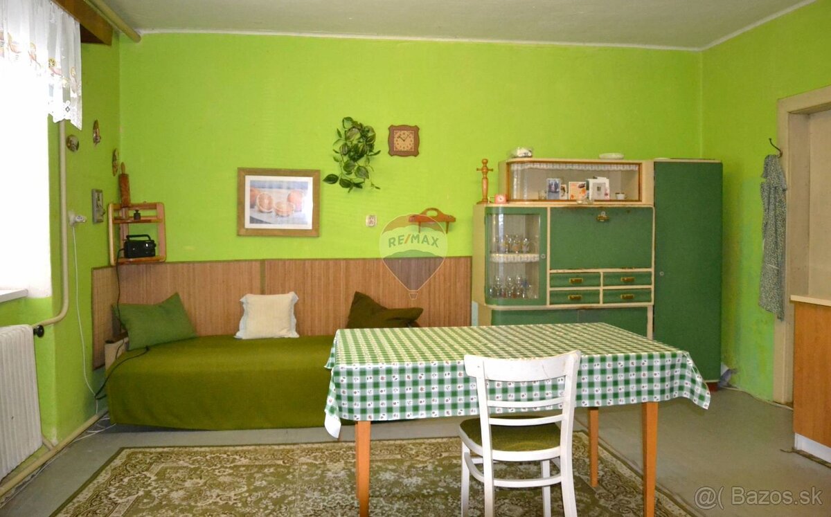 Na predaj dom s veľkým ovocným sadom v obci Uhorské - 7