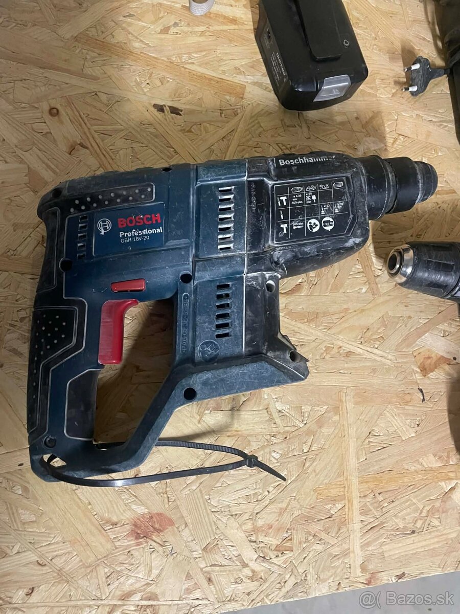 Predám sadu AKU náradia BOSH Professional - 7