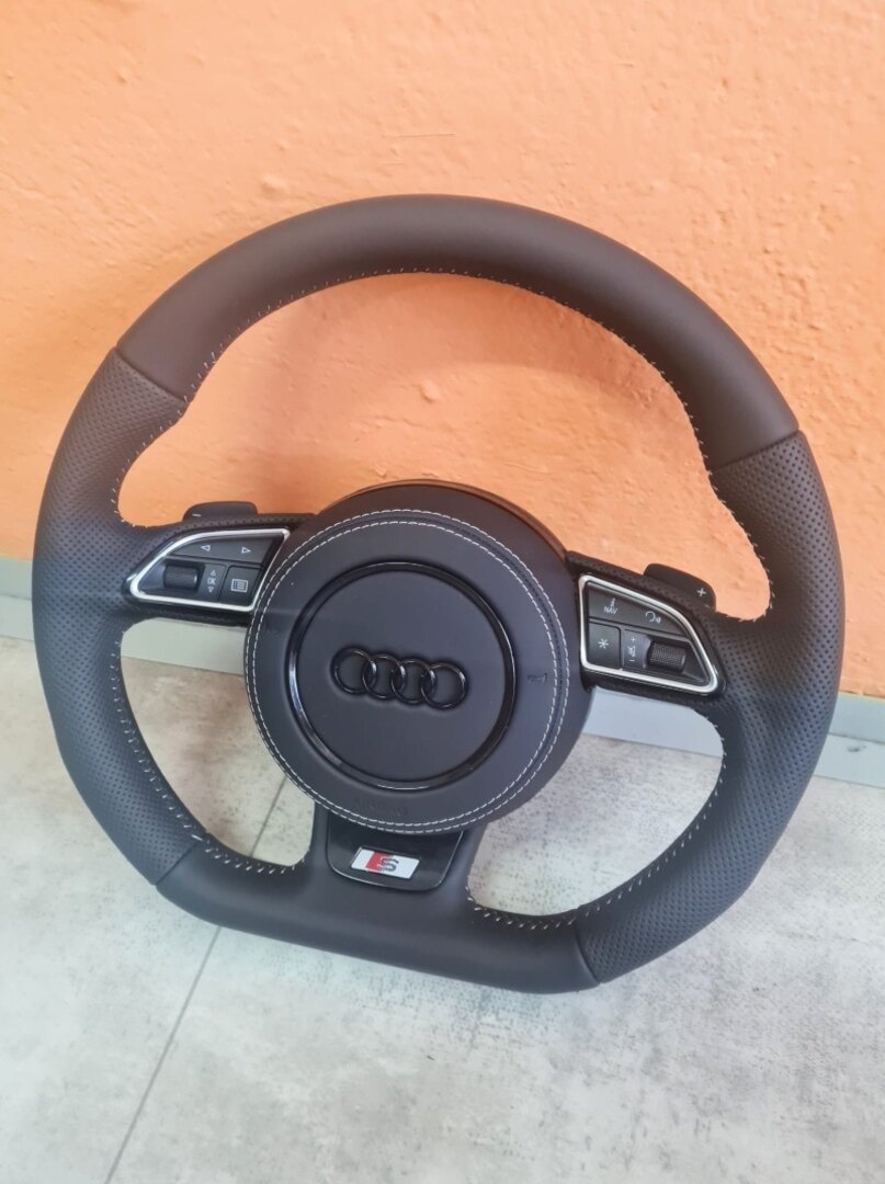 AUDI MULTIFUNKCNY VOLANT S AIRBAGOM A PADLAMI, biela niť - 7