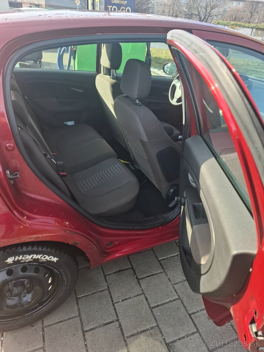 Na predaj Fiat Grande Punto: - 7
