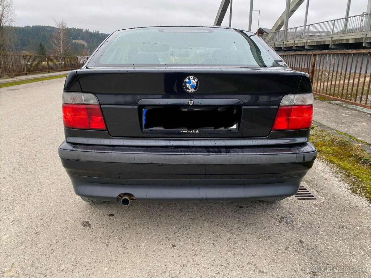 Predám BMW e36 316i compact - 7