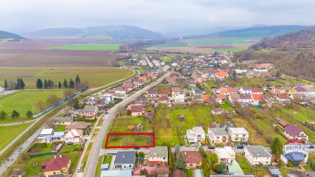 na predaj pozemok Trenčianske Bohuslavice 698m2 - 7