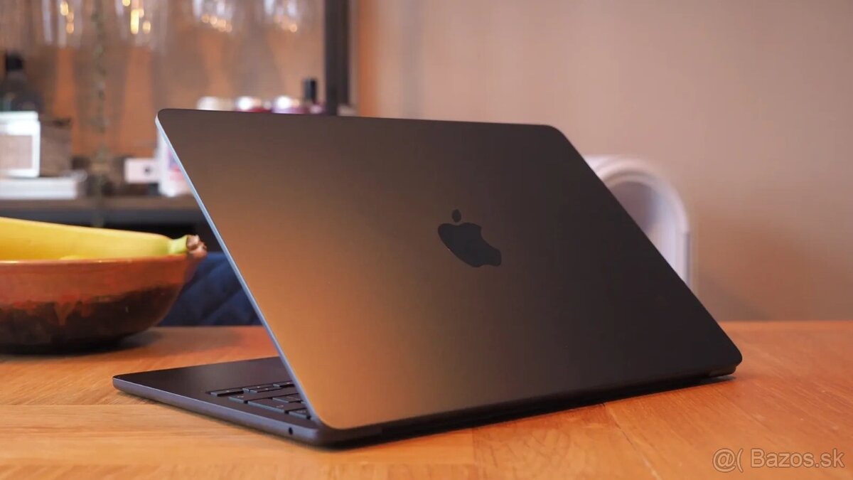 Macbook Air M3 13" 16GB RAM, 256GB SSD, čierna - 7