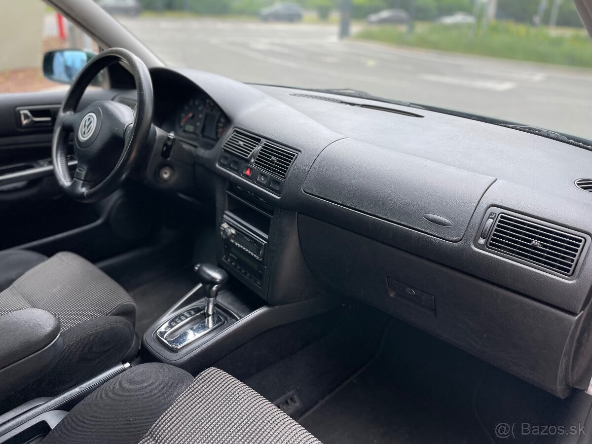 VW Golf 4 2.3 V5, AUTOMAT, nová STK a EK - 7