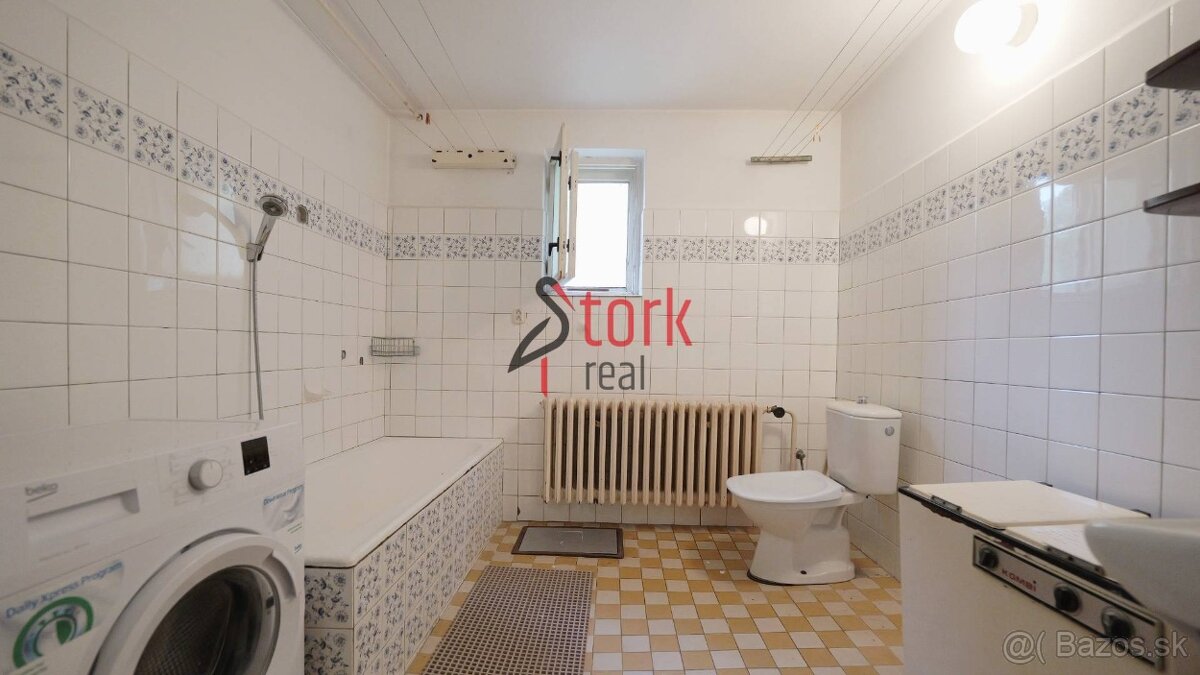 Rezervované - rodinný dom s krásnym pozemkom v obci Zbyňov - 7