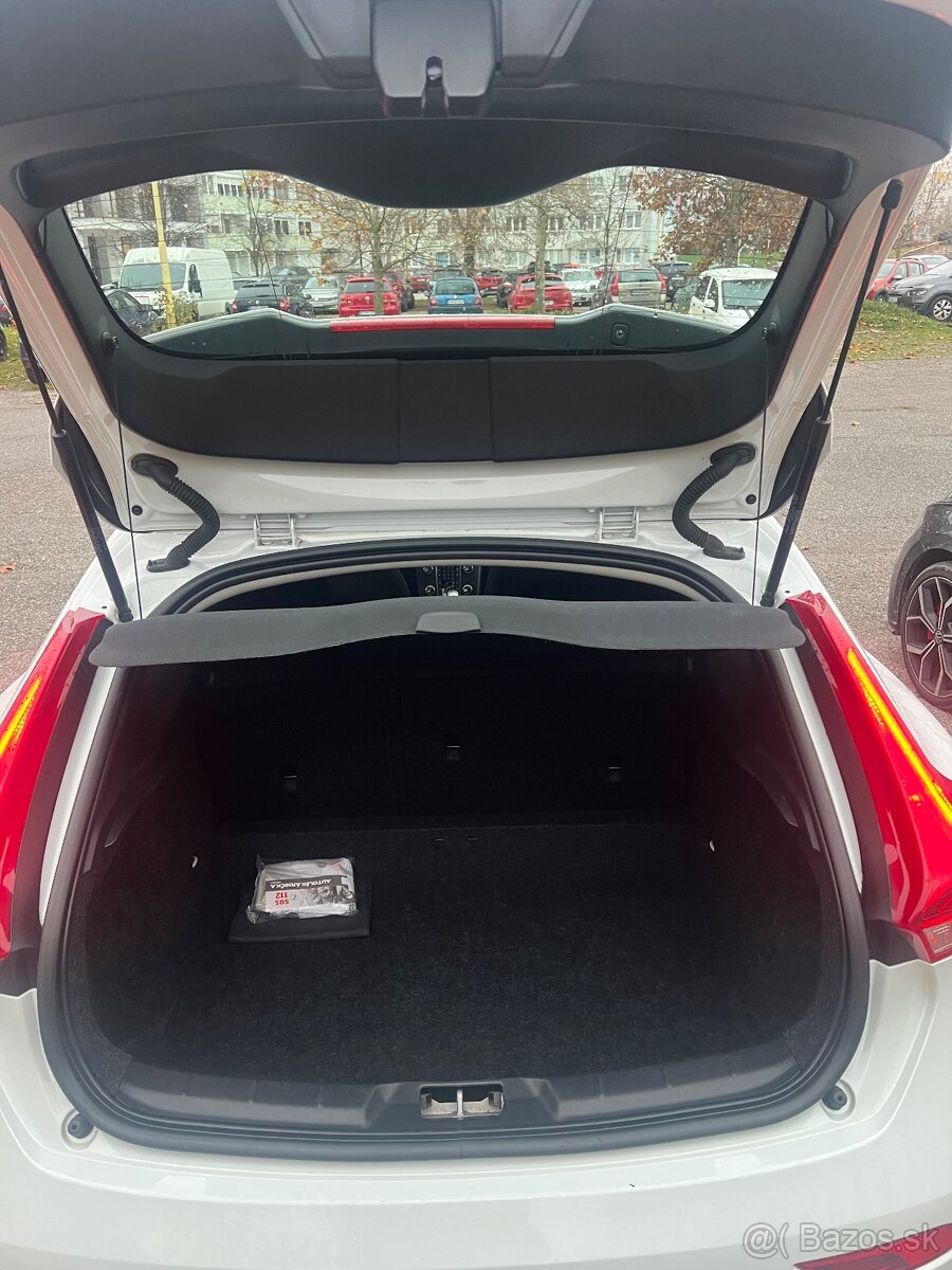 Volvo v40 D2 business - 7