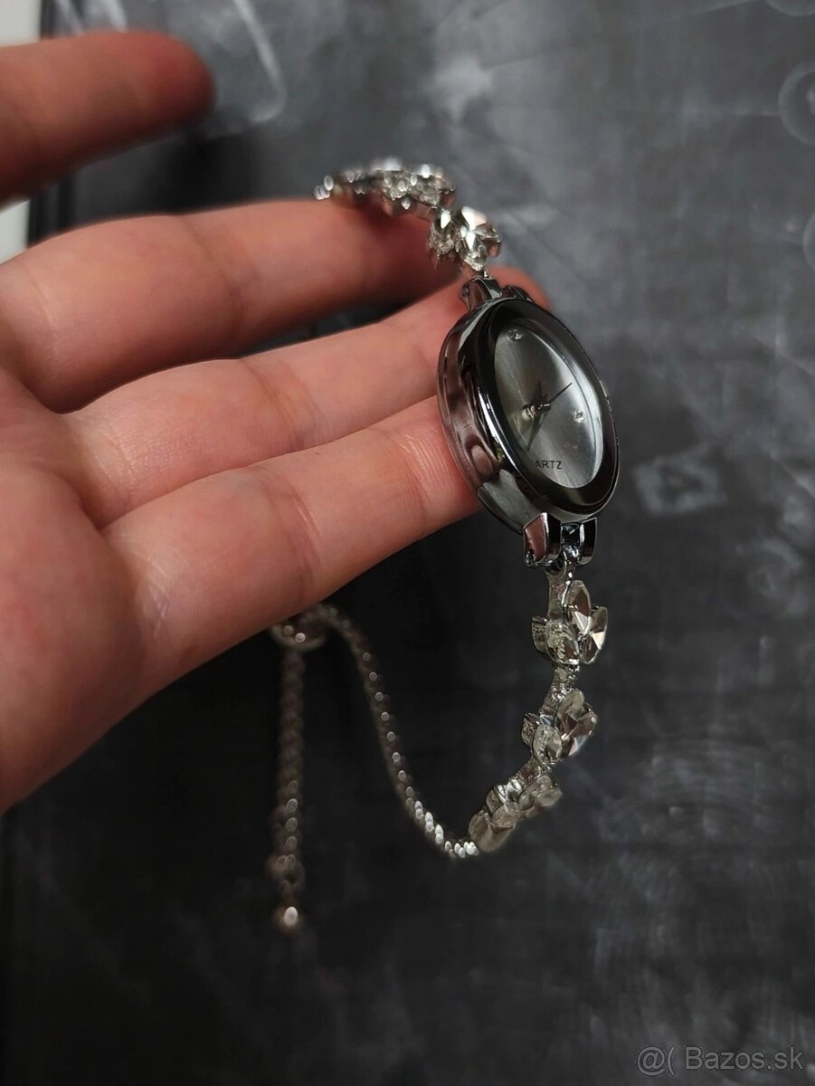 Hodinky so zirkónmi - 7