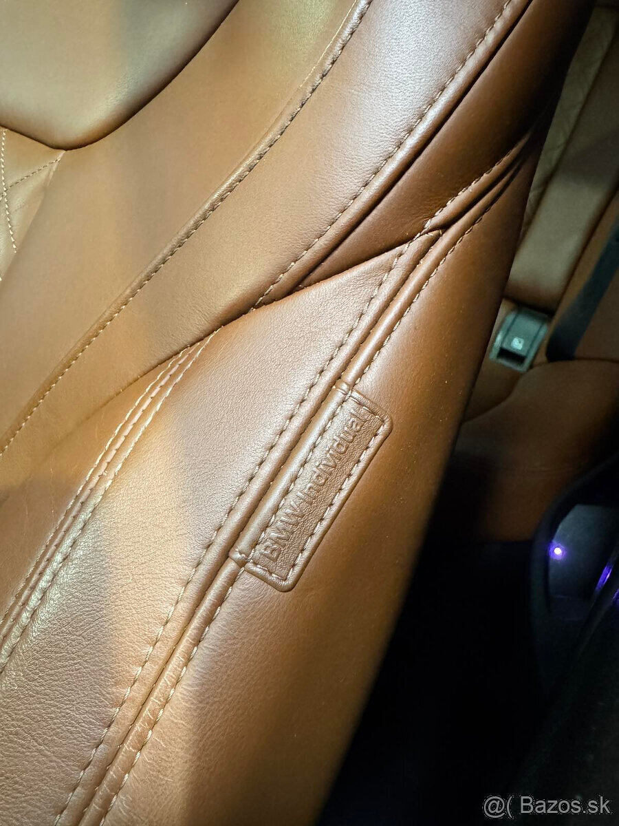 BMW Rad 3 Touring 320d xDrive M-SPORT INDIVIDUAL - 7