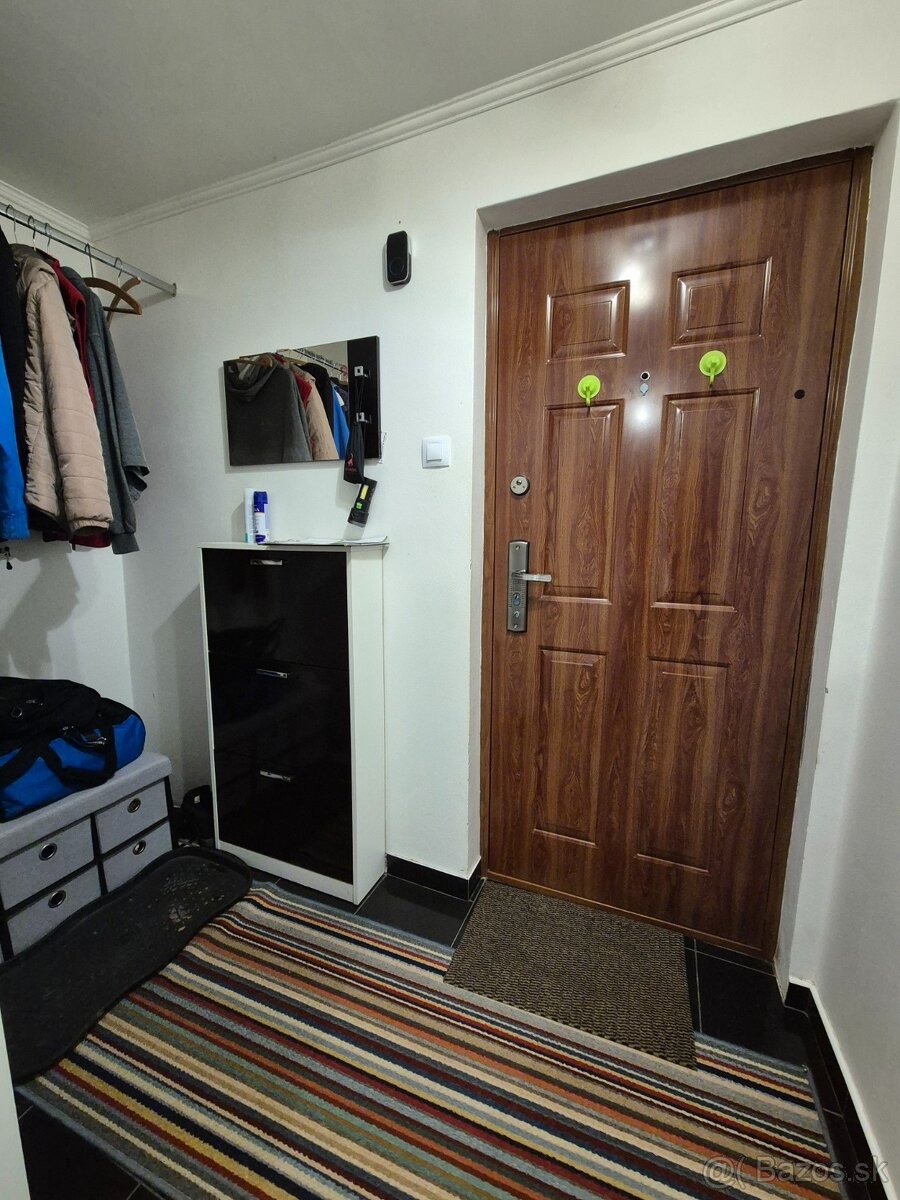 ZNÍŽENÁ CENA Dom so zariadením, pozemok 987m2 KE - K.N.Ves. - 7