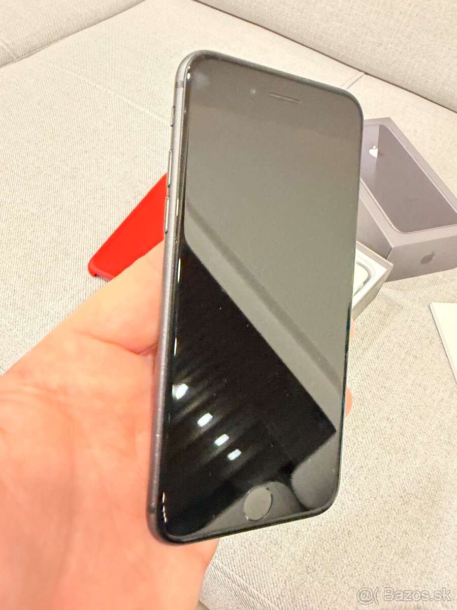 iPhone 8, 64GB Space Gray - 7