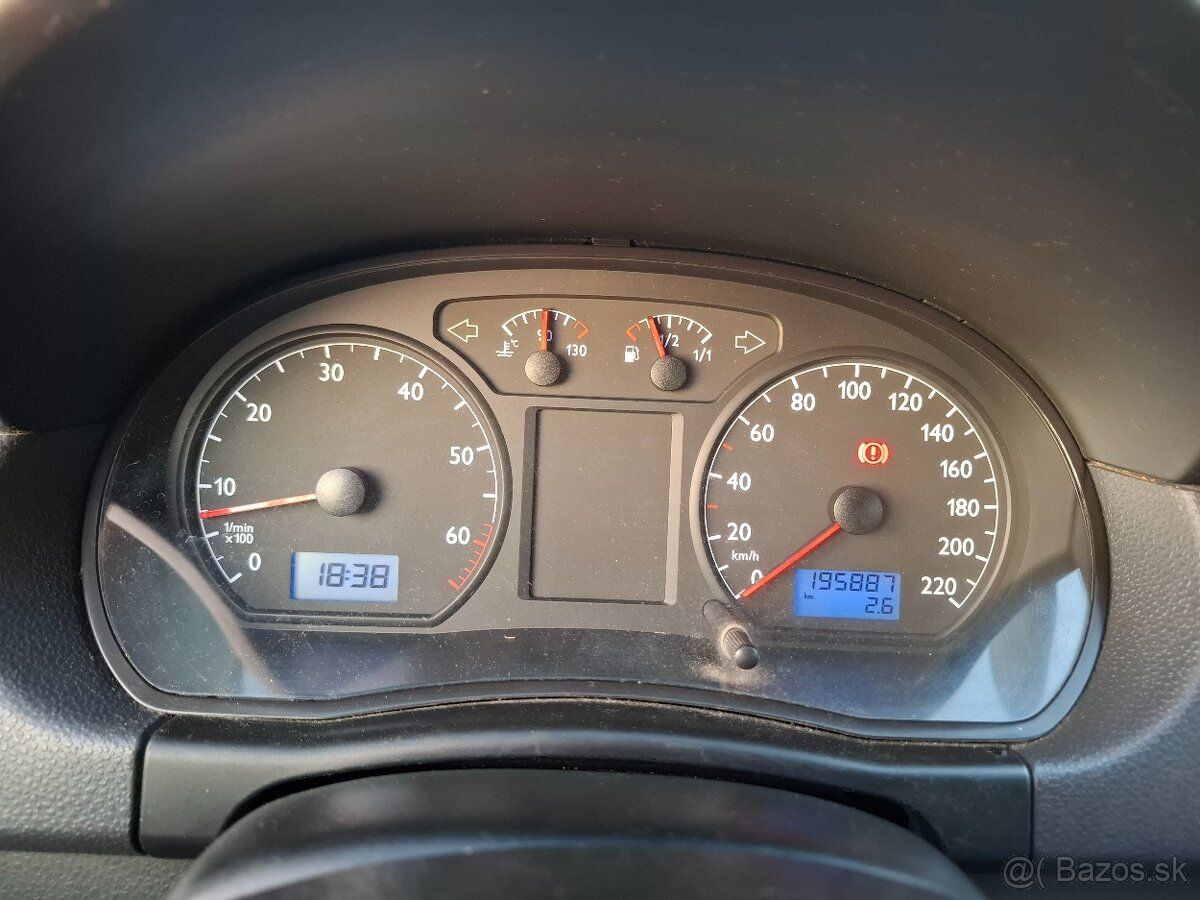 Polo IV Hatchback (9N) 1.2 40 kW - rok 2003 - 7