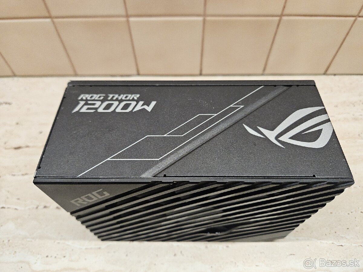 Asus ROG THOR 1200W Platinum - 7