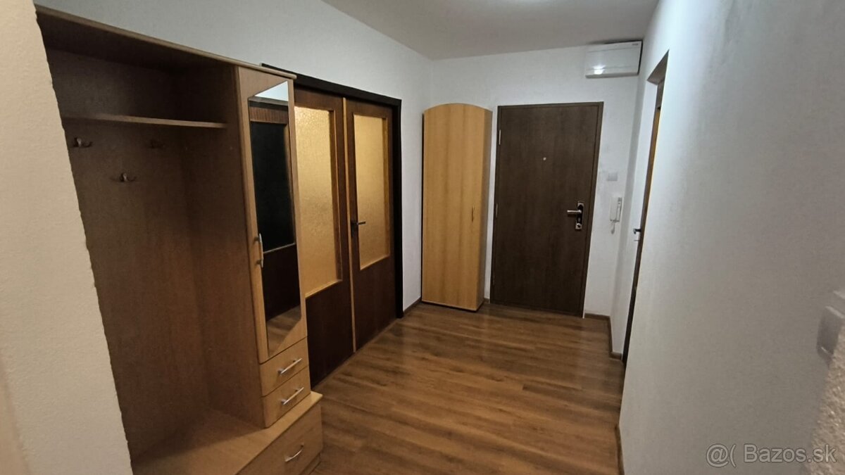 PRENÁJOM - 3-izb. byt - Martin - Ul. Mazúra - Ľadoveň - 7