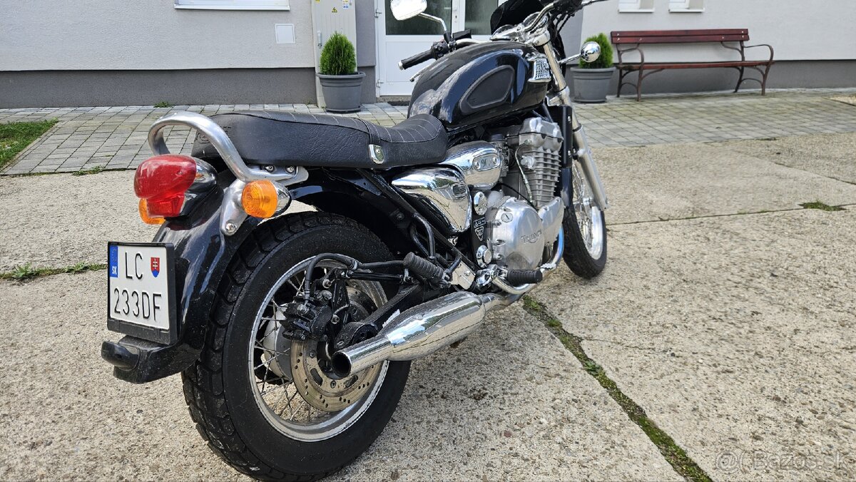 Motorka Triumph Thunderbird 900 - 7